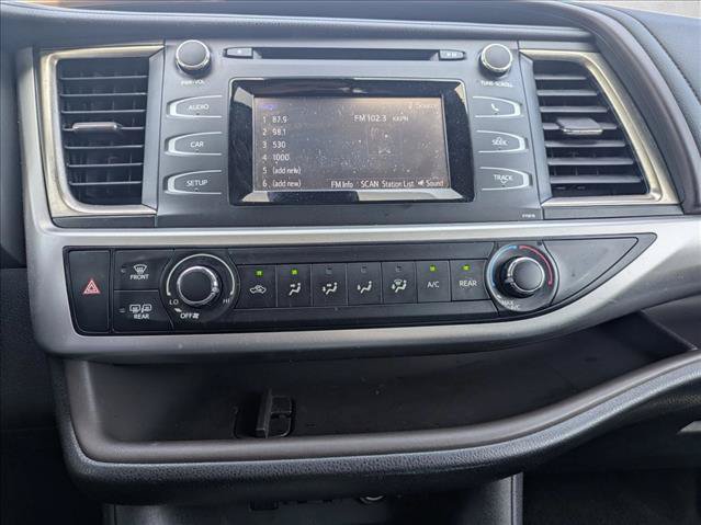 Used 2019 Toyota Highlander LE FWD image 13