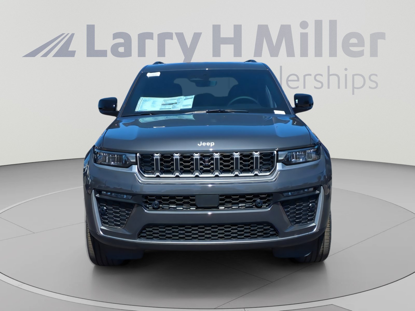 New 2026 Jeep Grand Cherokee Limited w/ Luxury Tech Group II RWD image 8