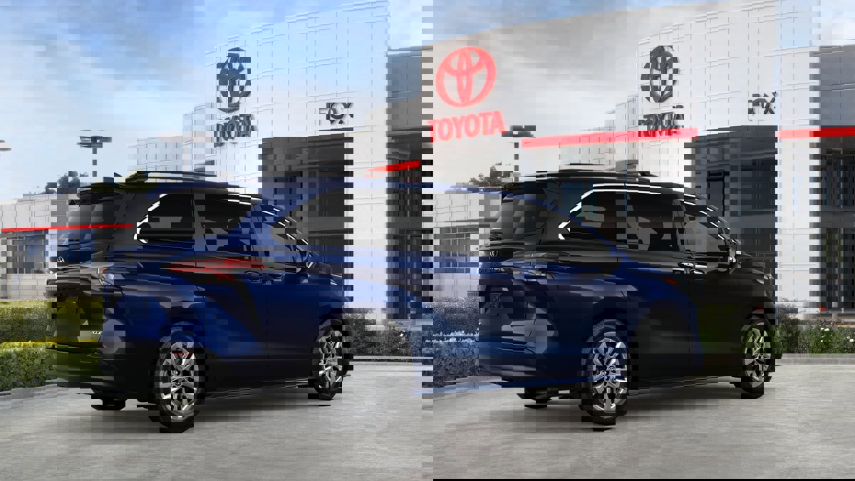 New 2026 Toyota Sienna XLE image 10