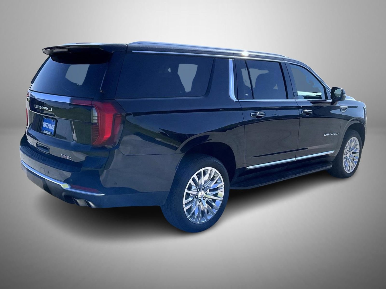 Used 2025 GMC Yukon XL Denali AWD/4WD image 5