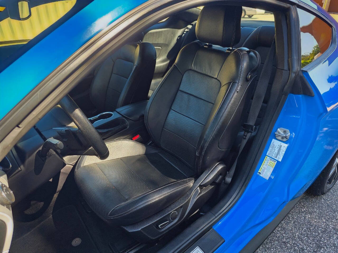 Used 2017 Ford Mustang Premium image 13