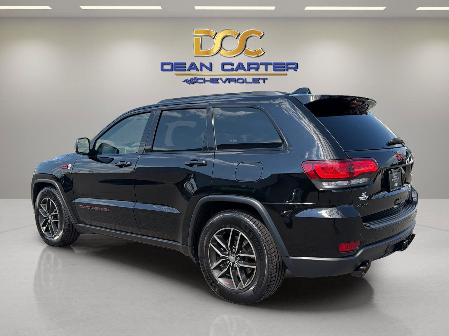 Used 2020 Jeep Grand Cherokee Trailhawk w/ Trailhawk Luxury Group AWD/4WD image 3