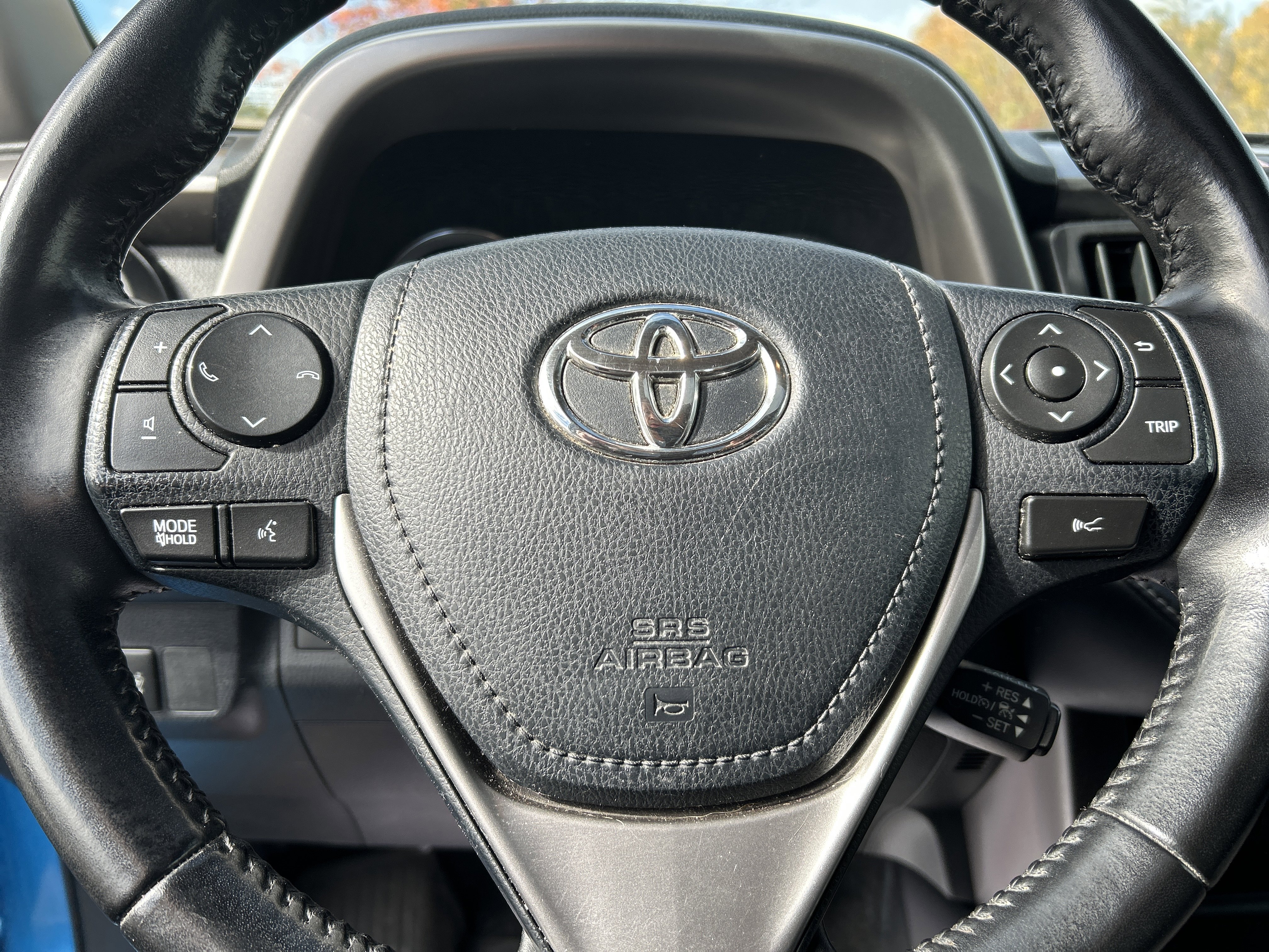 Used 2017 Toyota RAV4 Limited image 17