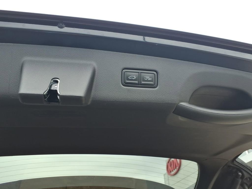 New 2026 Kia Carnival EX image 7