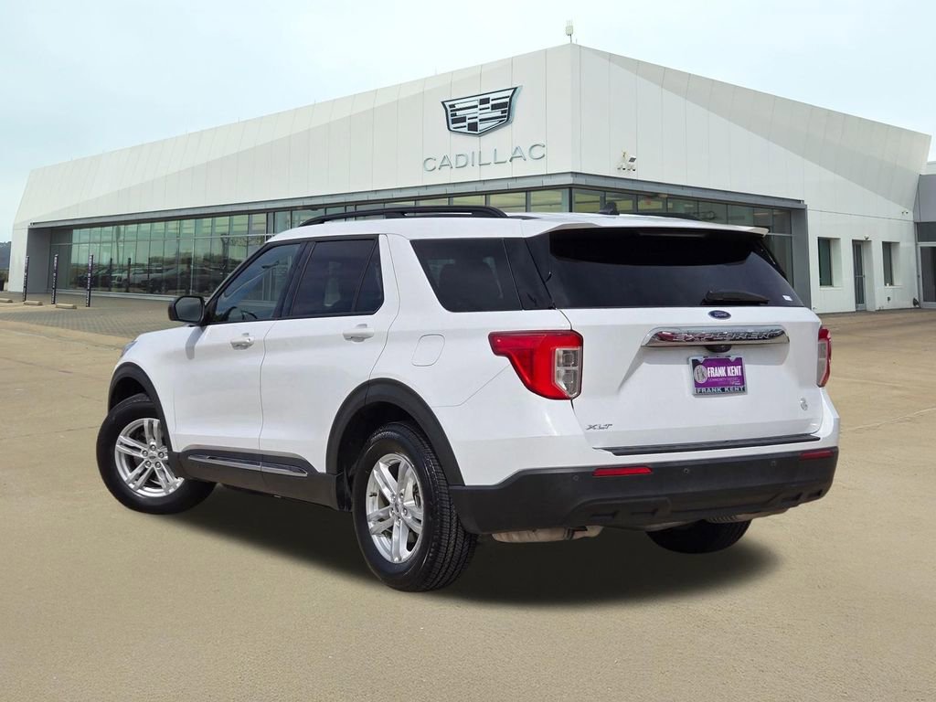 Used 2021 Ford Explorer XLT image 3