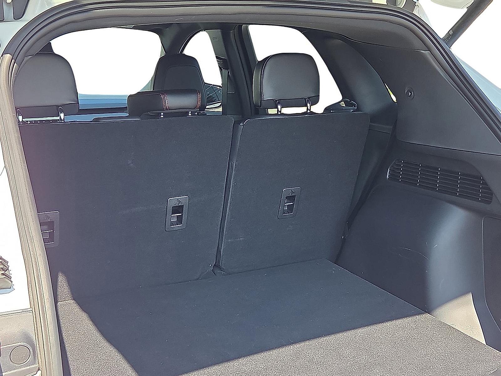 Used 2023 Ford Escape ST-Line Elite w/ Premium Technology Package image 9