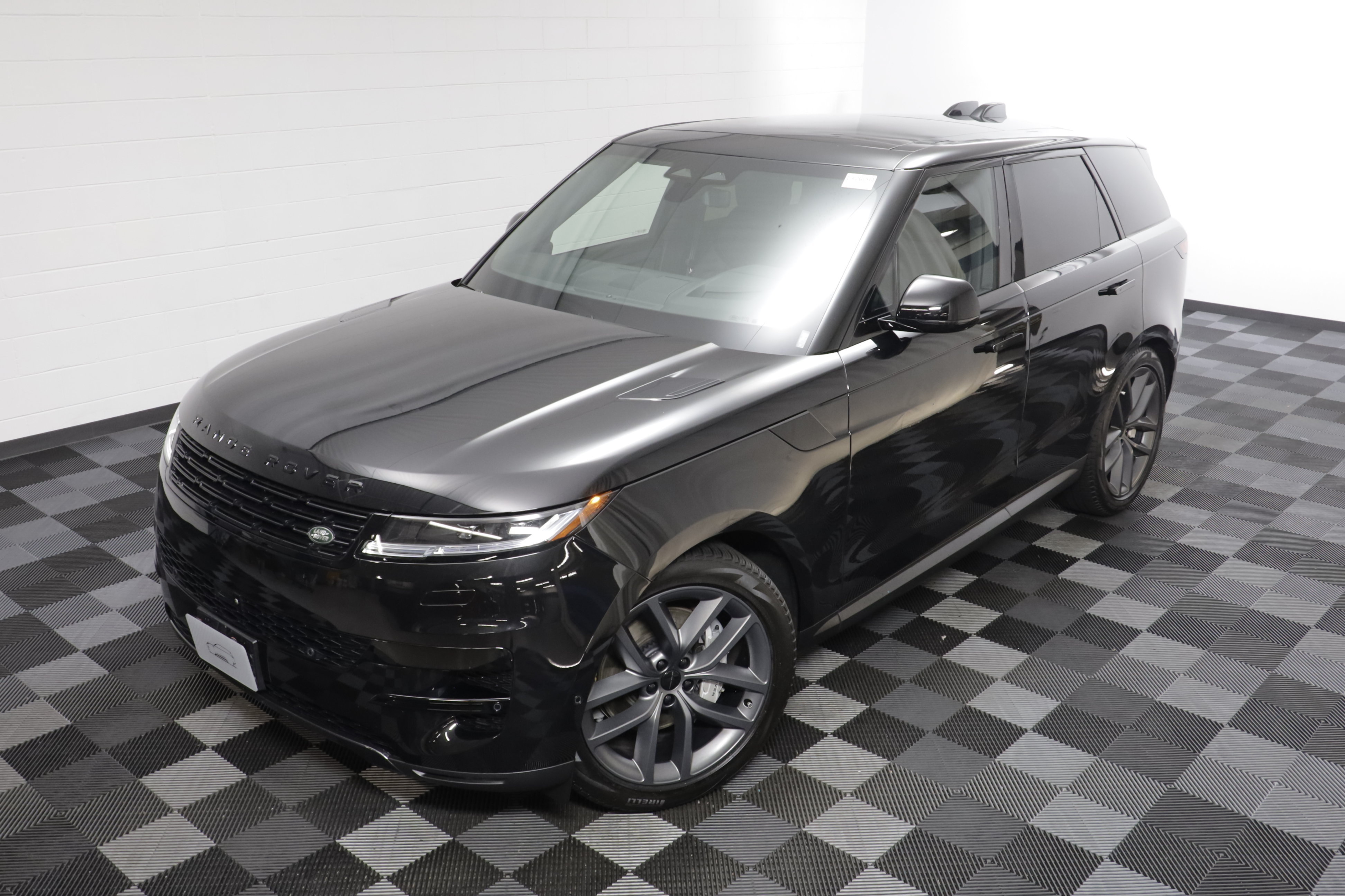 Certified 2026 Land Rover Range Rover Sport SE AWD/4WD image 2