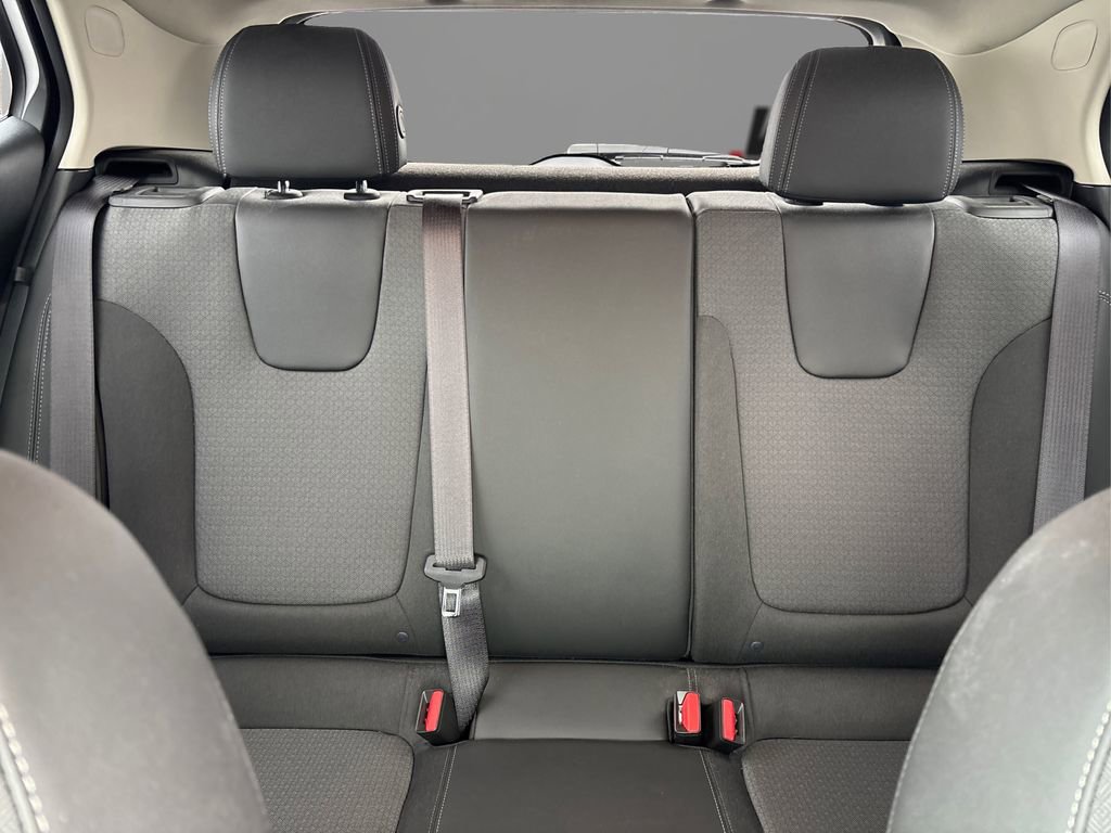 Used 2024 Buick Encore GX Preferred image 18