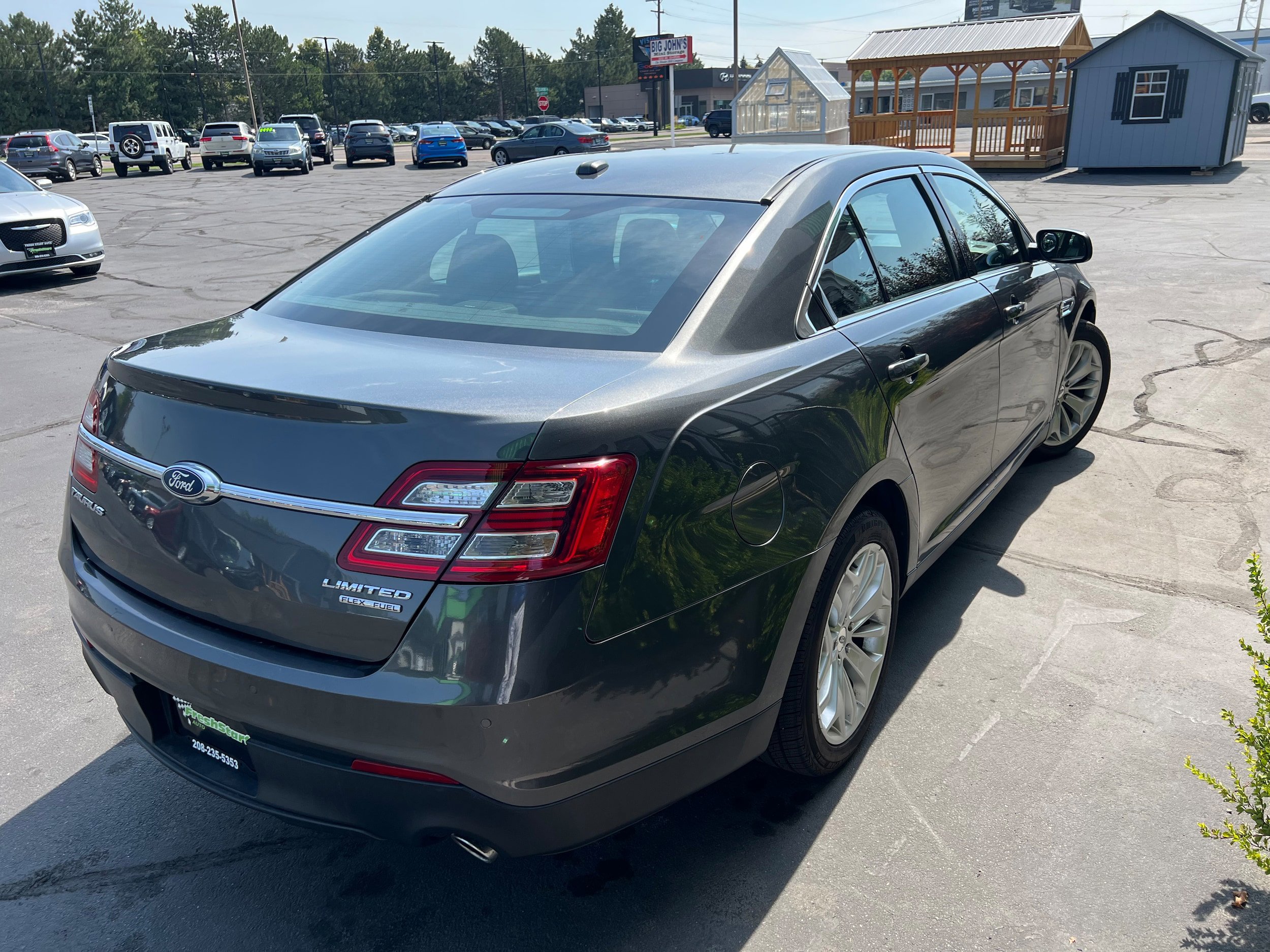 Used 2018 Ford Taurus Limited FWD image 4