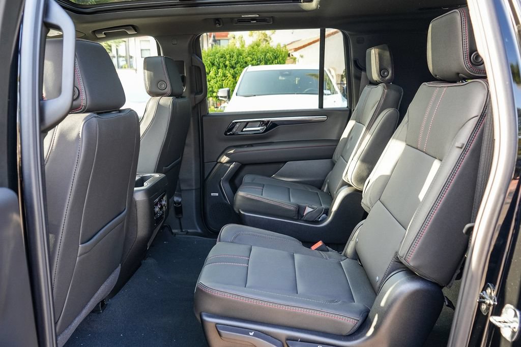 New 2026 Chevrolet Suburban RST w/ Comfort Package AWD/4WD image 19