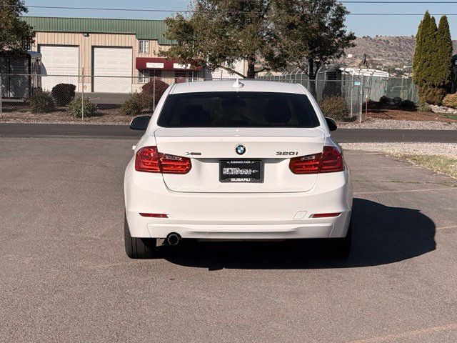 Used 2015 BMW 320i xDrive Sedan AWD/4WD image 5