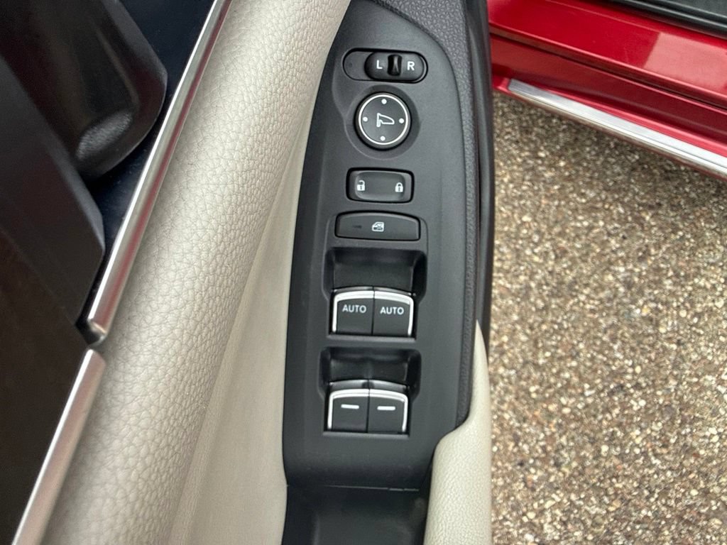 Used 2018 Honda Accord EX image 10