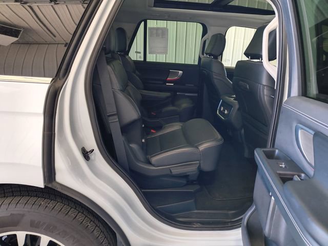 Used 2025 Ford Expedition Platinum AWD/4WD image 25
