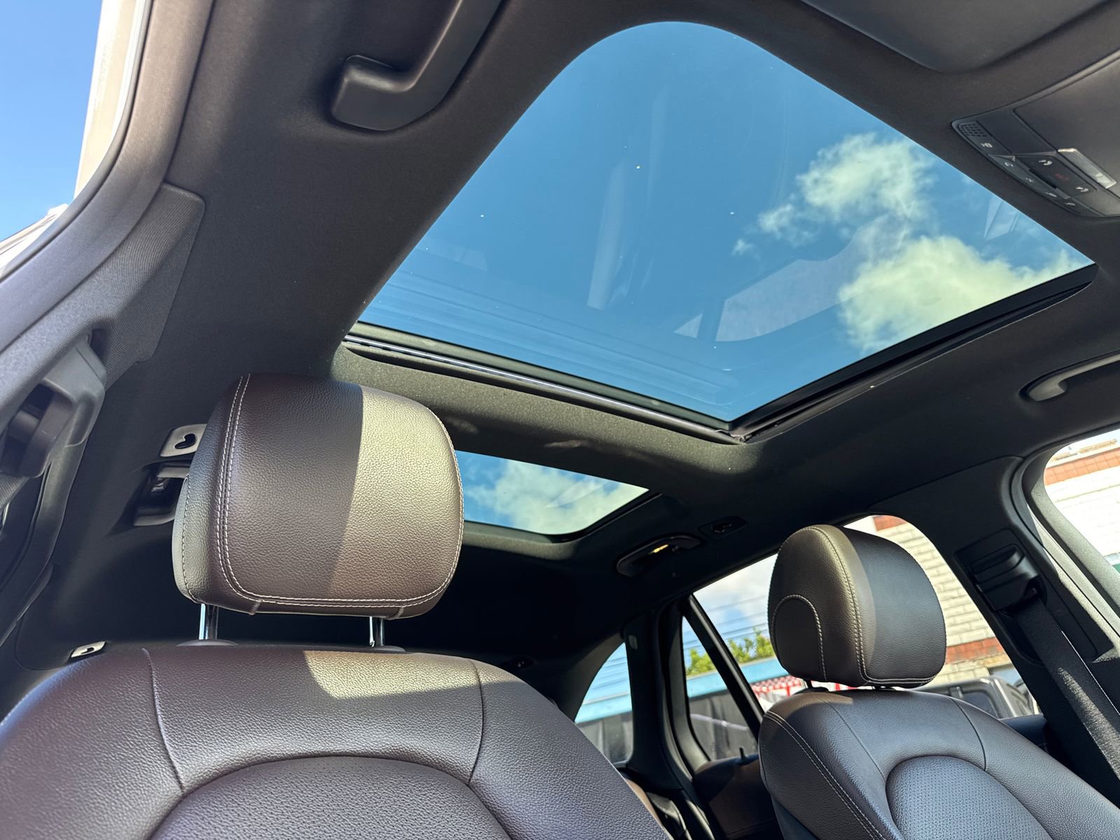 Used 2017 Mercedes-Benz GLC 300 w/ Premium 2 Package image 10