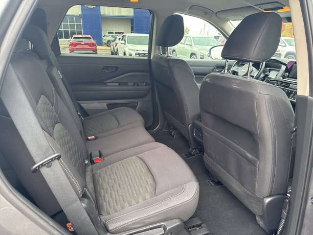 Used 2023 Nissan Pathfinder S image 23