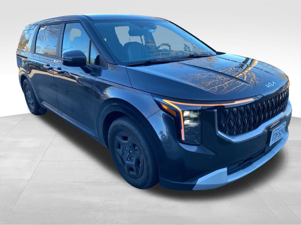 Used 2025 Kia Carnival image 32