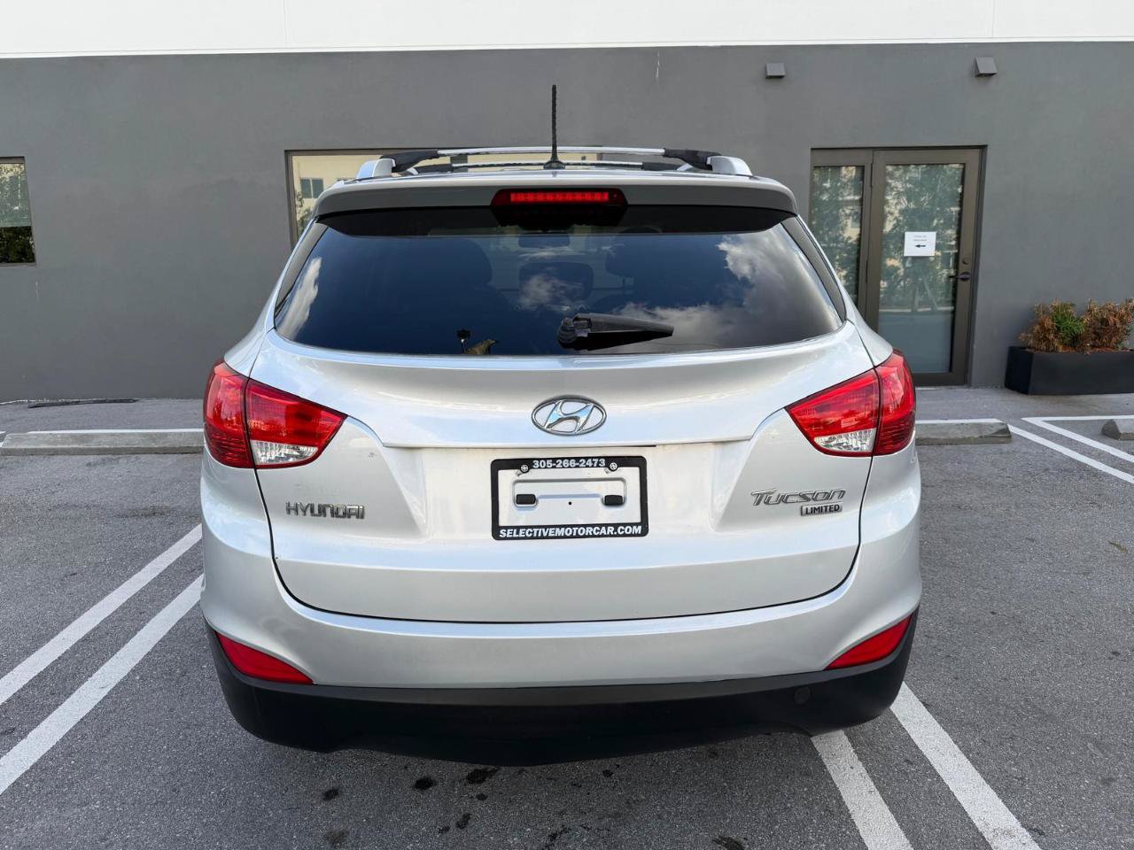 Used 2012 Hyundai Tucson Limited FWD image 8