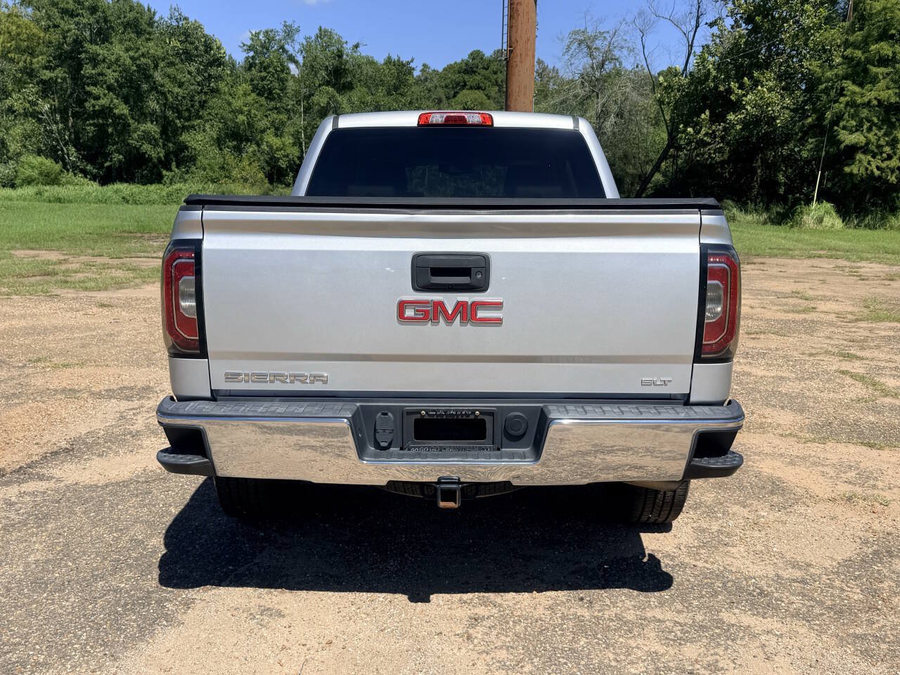Used 2017 GMC Sierra 1500 SLT w/ Suspension Package, Off-Road AWD/4WD image 4