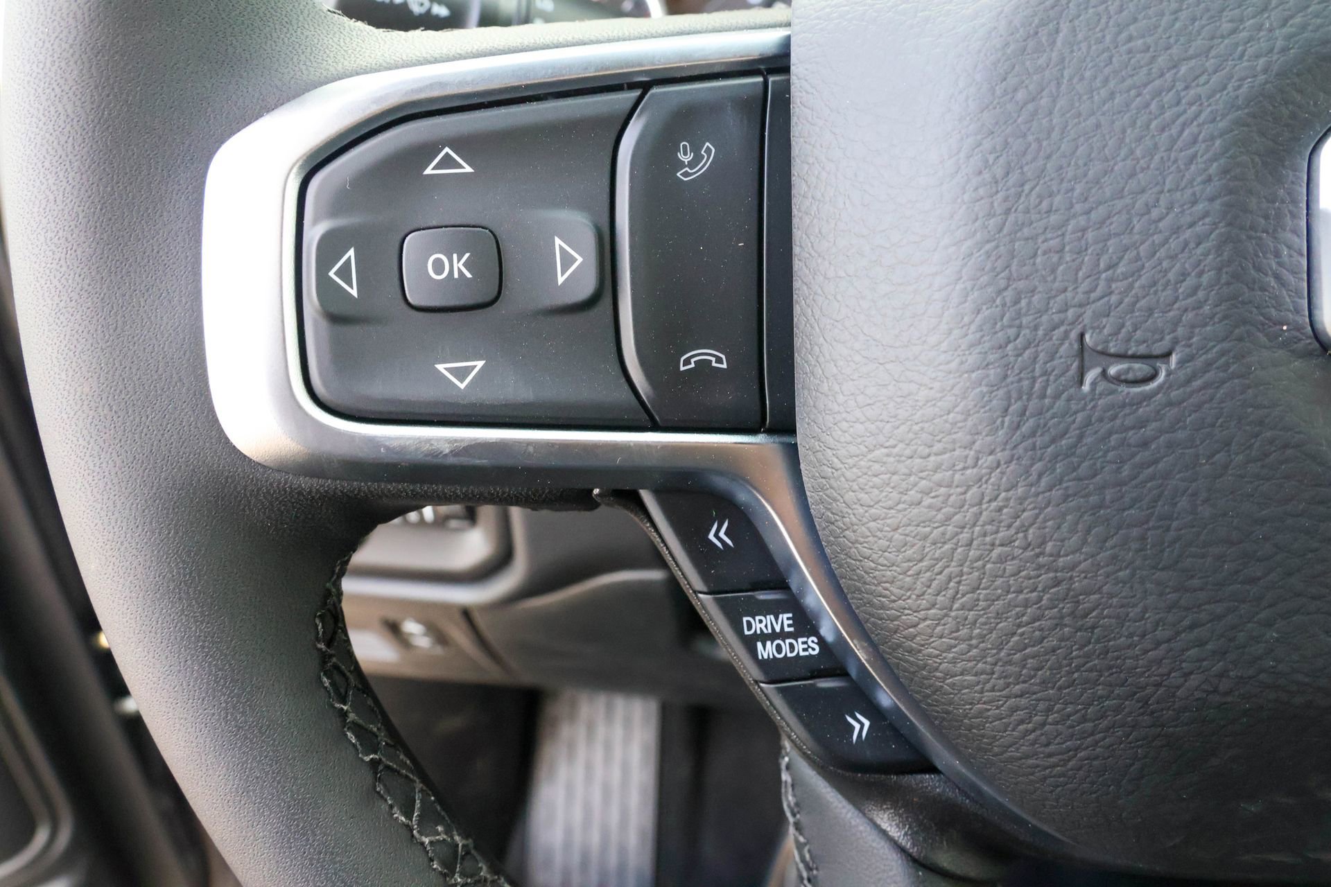 New 2026 RAM 1500 4x4 Crew Cab image 25