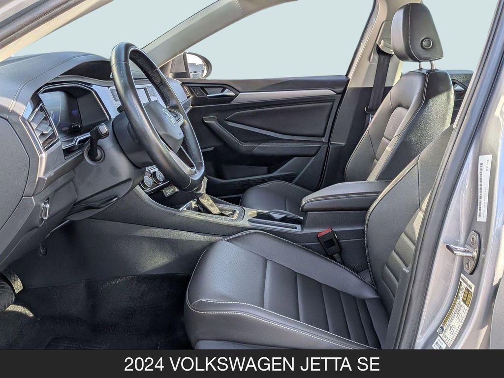 Used 2024 Volkswagen Jetta SE FWD image 15