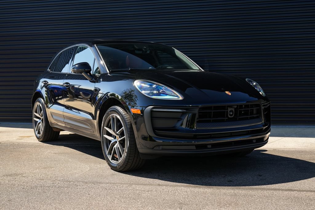 Certified 2026 Porsche Macan AWD/4WD image 39