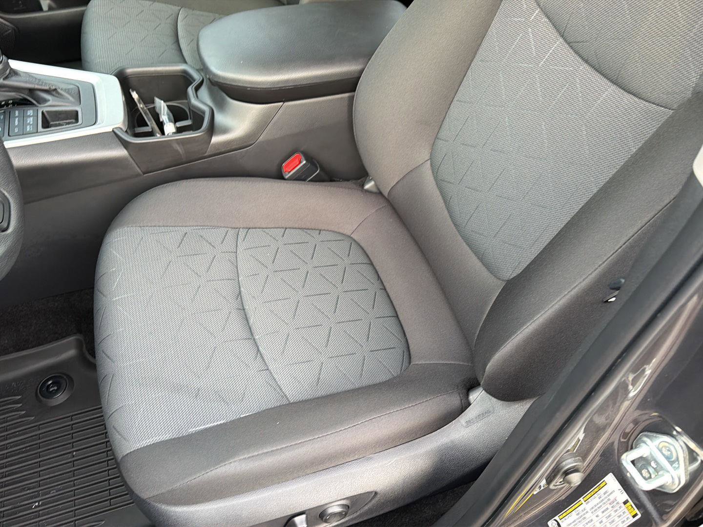 Certified 2025 Toyota RAV4 XLE AWD/4WD image 28