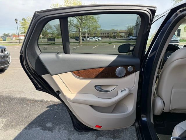 Used 2017 Mercedes-Benz GLC 300 4MATIC Coupe image 28