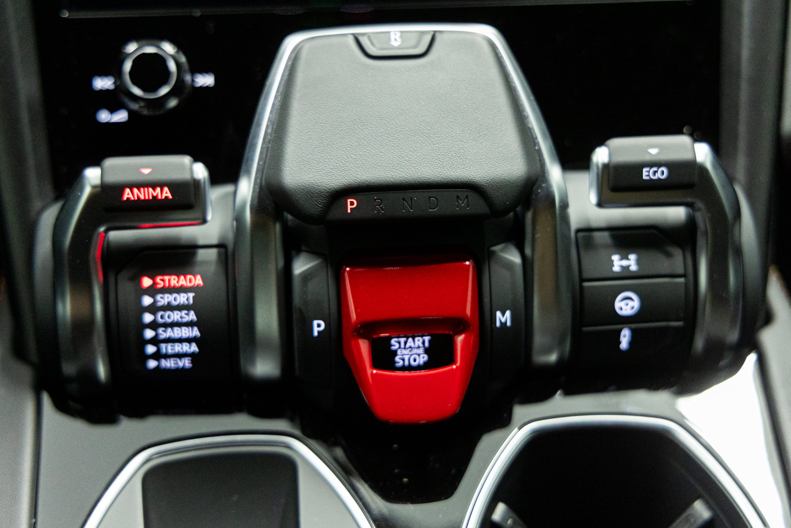 Used 2022 Lamborghini Urus AWD/4WD image 42