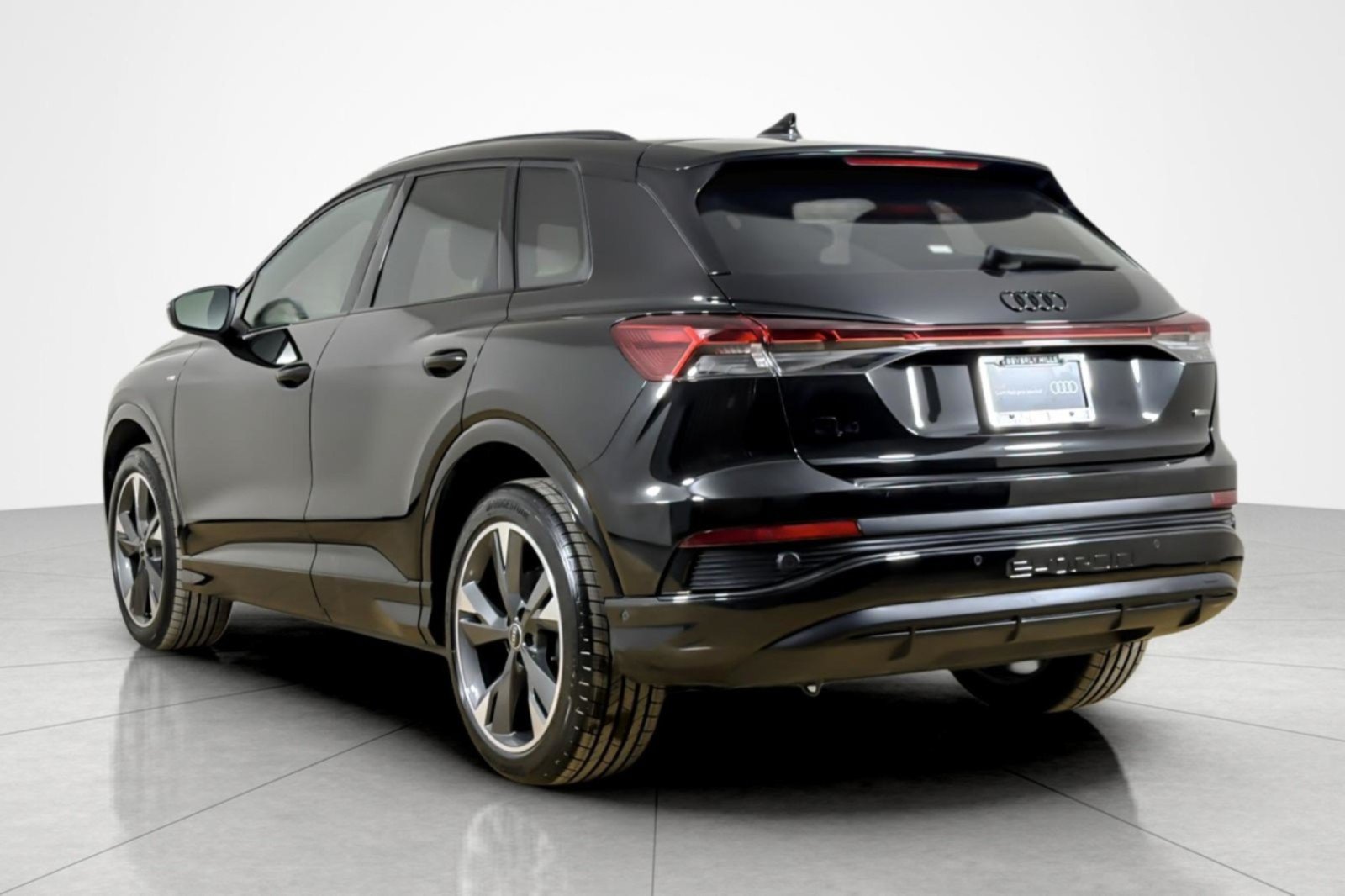 Certified 2023 Audi Q4 e-tron Premium Plus w/ Premium Plus AWD/4WD image 3