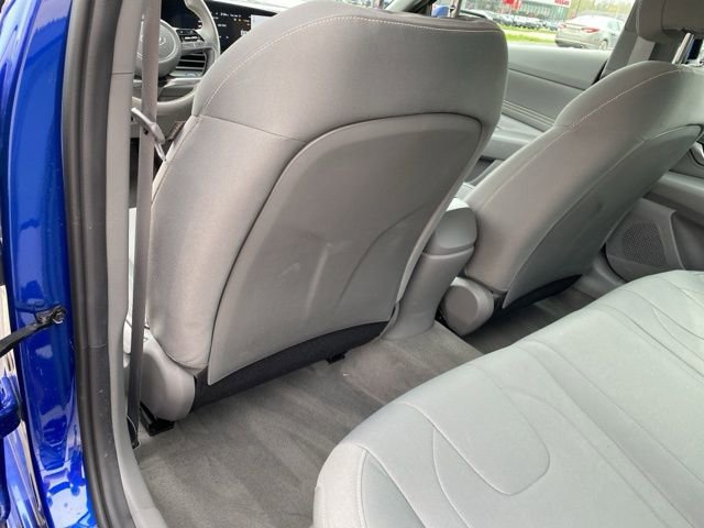 Used 2023 Hyundai Elantra SEL w/ Convenience Package FWD image 27