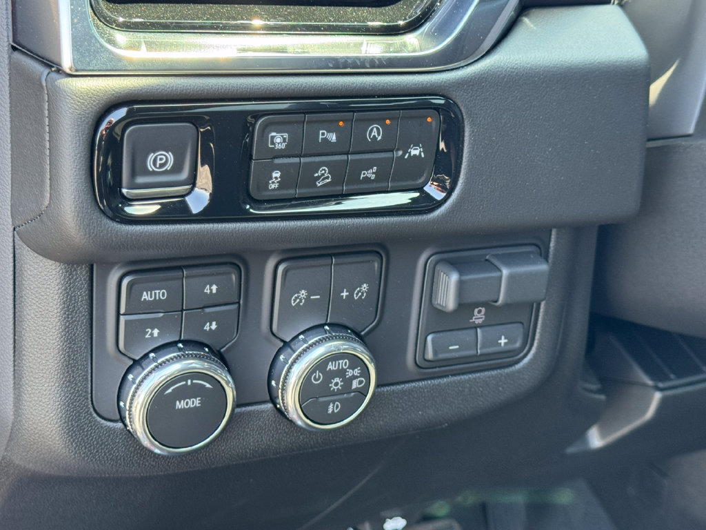 New 2026 GMC Yukon Elevation w/ Elevation Premium Package AWD/4WD image 26