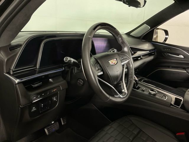 Used 2024 Cadillac Escalade ESV V w/ LPO, ONYX Package image 16