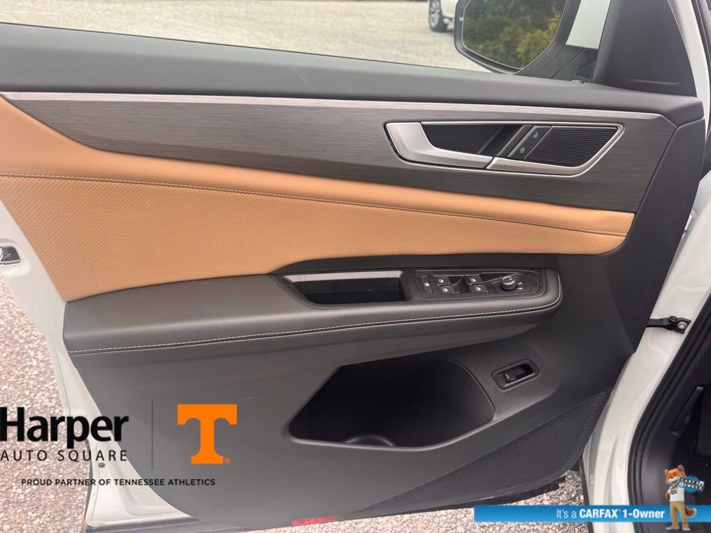 Used 2025 Volkswagen Atlas Cross Sport SE w/ Panoramic Sunroof Package AWD/4WD image 19