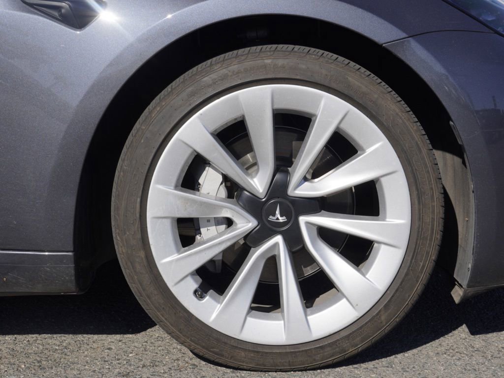 Used 2023 Tesla Model 3 Standard Range image 10