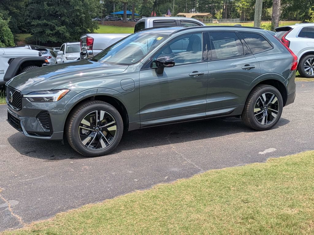 New 2026 Volvo XC60 T8 Core AWD/4WD image 2