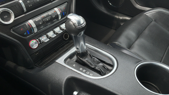 Used 2022 Ford Mustang Premium RWD image 17