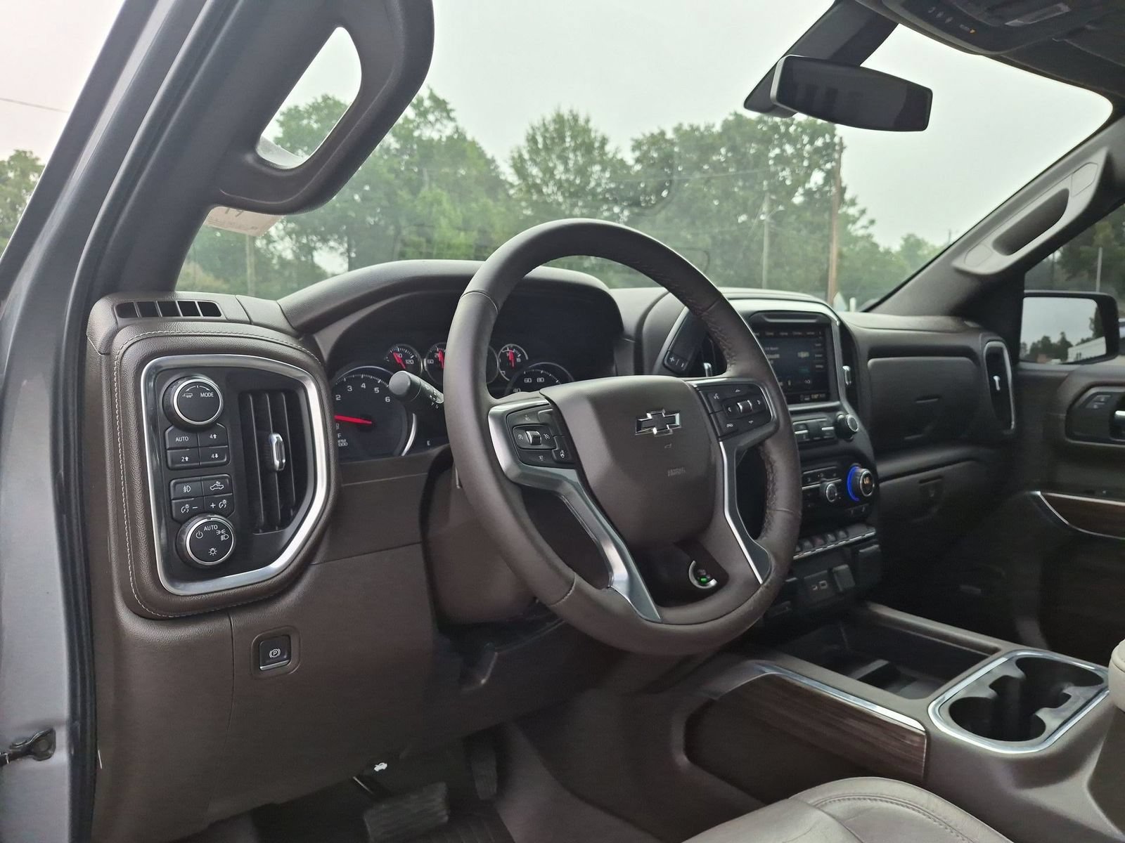 Used 2020 Chevrolet Silverado 1500 LT Trail Boss AWD/4WD image 10