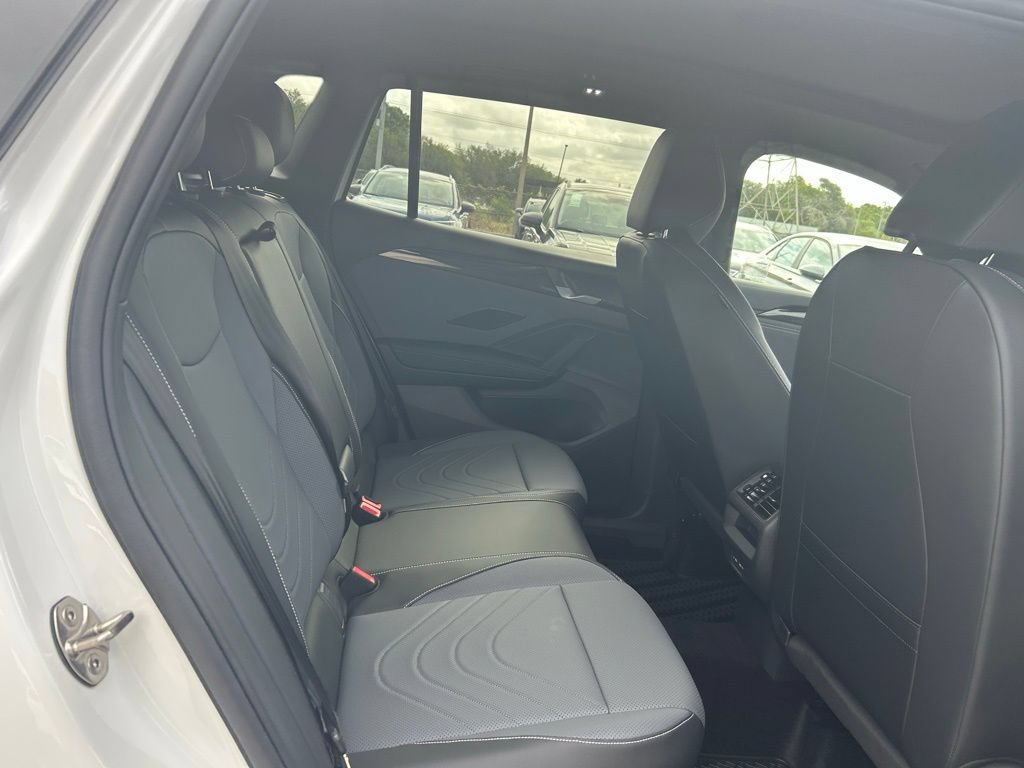 New 2026 Volkswagen Tiguan SE R-Line FWD image 41