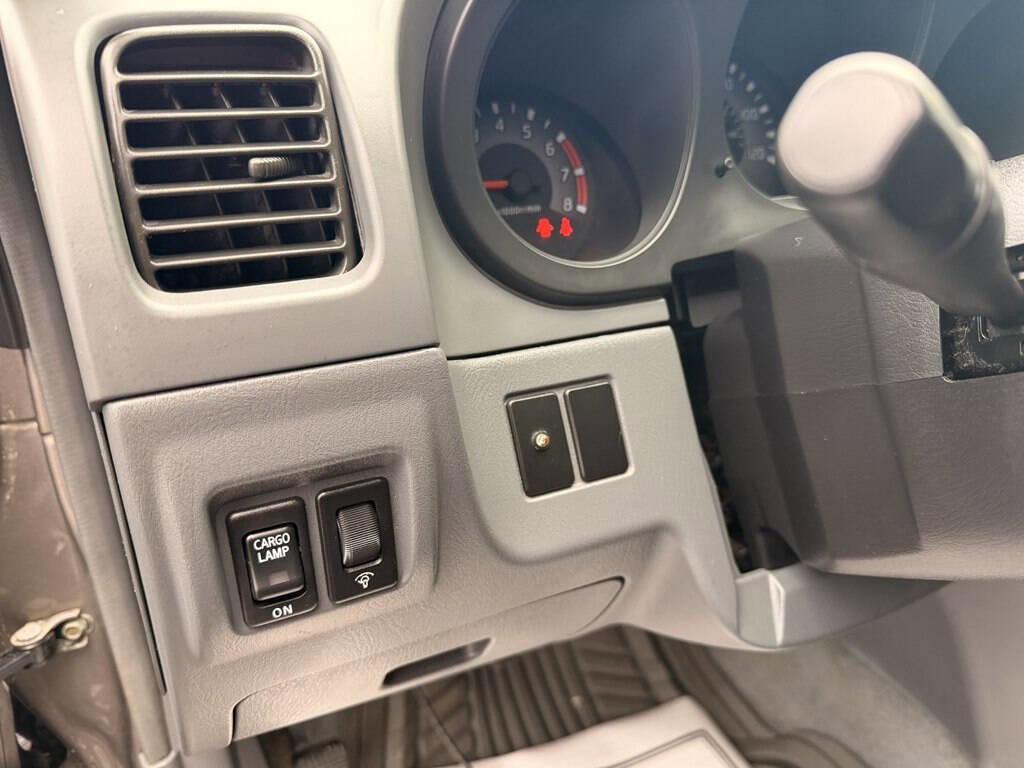 Used 2003 Nissan Frontier XE image 13