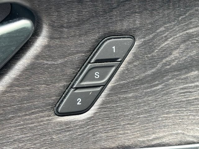 Used 2025 Jeep Grand Cherokee Limited AWD/4WD image 9