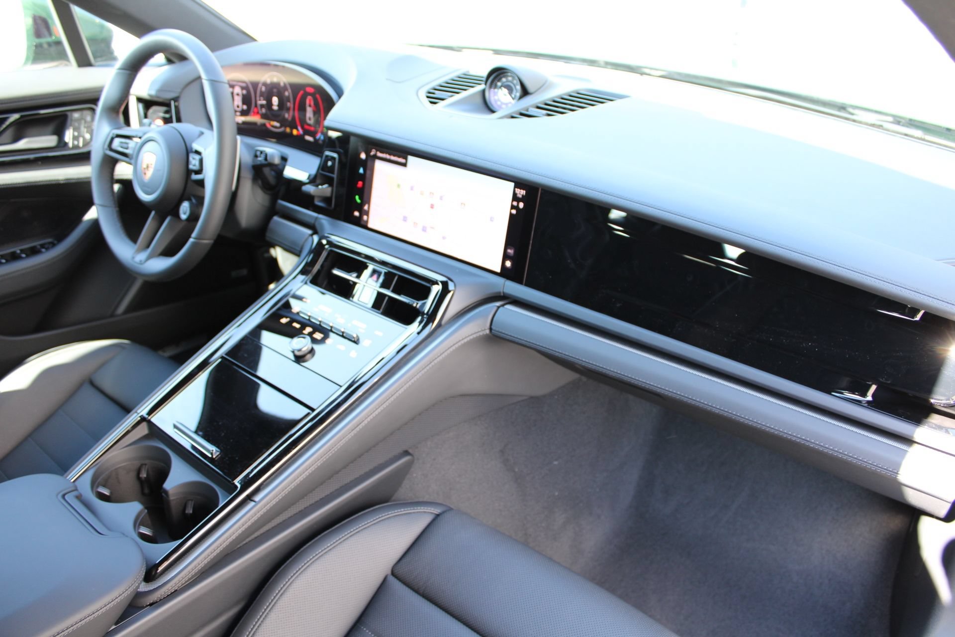 New 2026 Porsche Panamera 4 AWD/4WD image 25