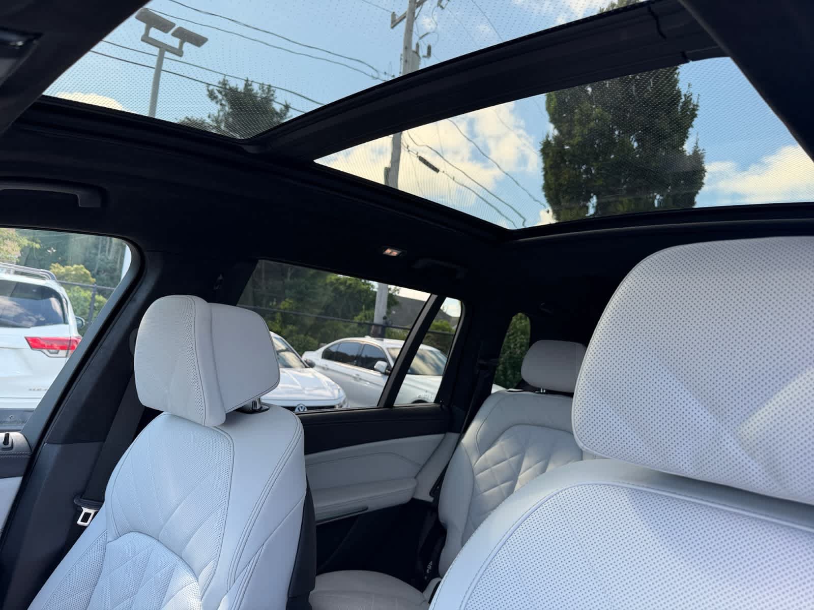 Used 2024 BMW X7 xDrive40i w/ Executive Package AWD/4WD image 19