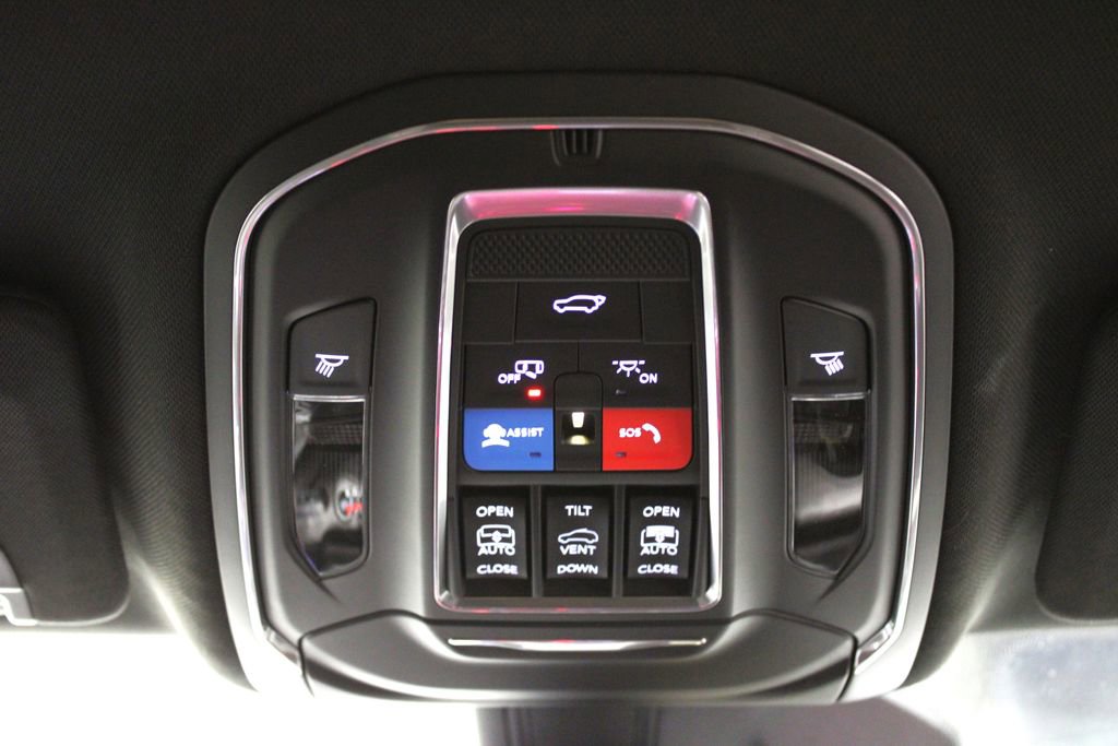 New 2025 Jeep Grand Cherokee Limited w/ Luxury Tech Group II image 23