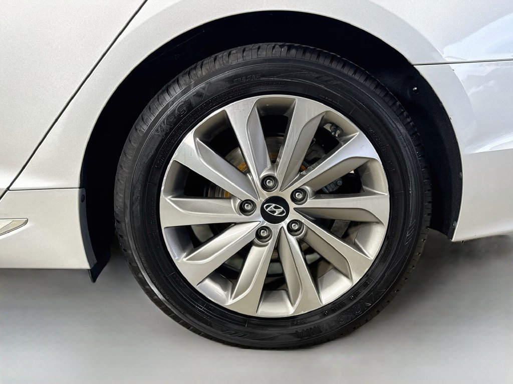 Used 2015 Hyundai Sonata Sport w/ Option Group 04 FWD image 33