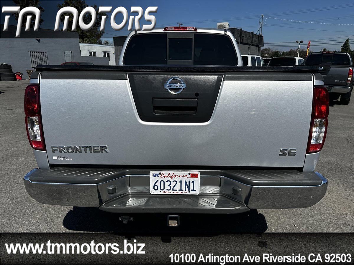 Used 2010 Nissan Frontier SE w/ SE Value Truck Pkg RWD image 5