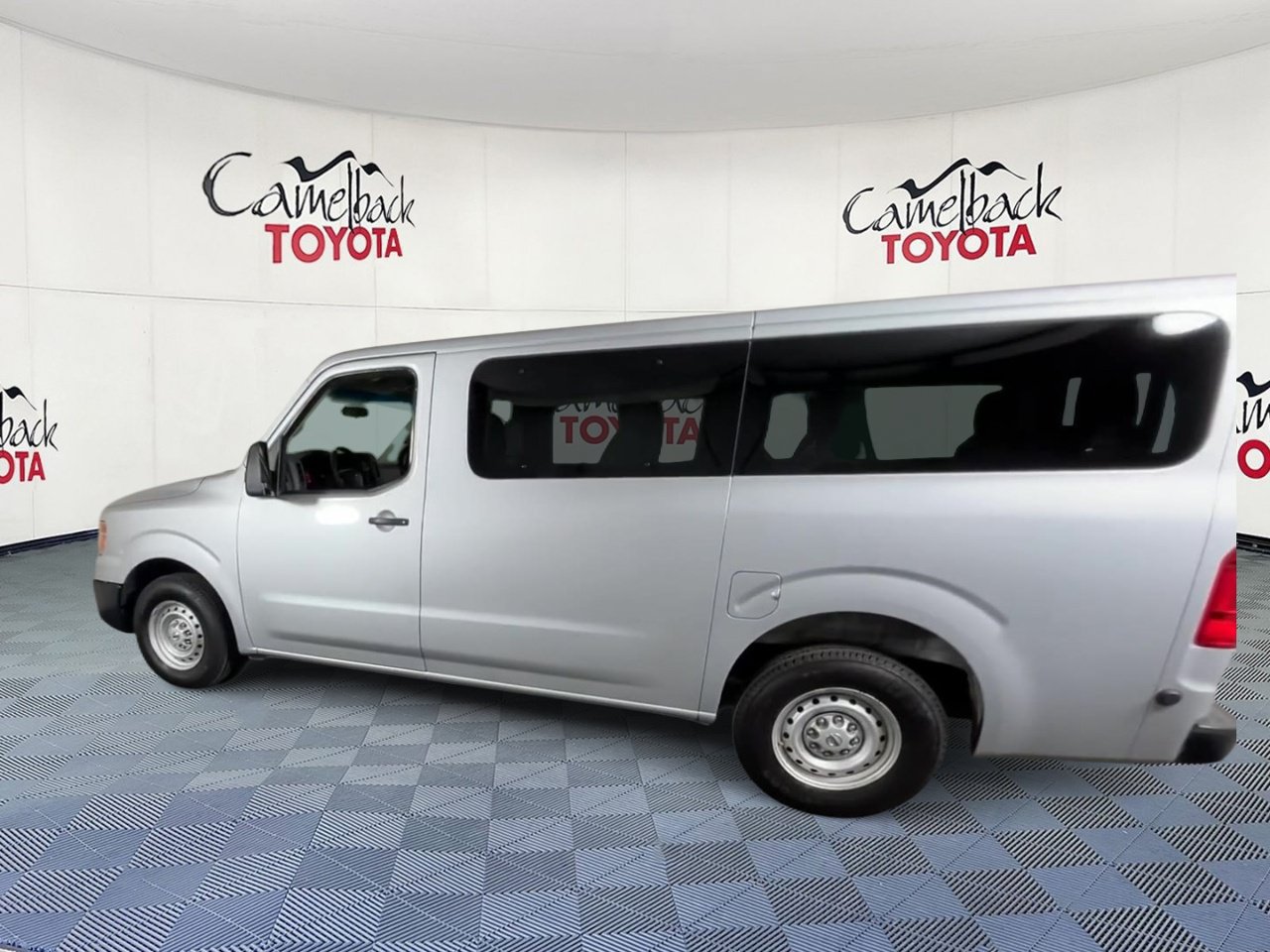 Used 2018 Nissan NV 3500 S RWD image 8