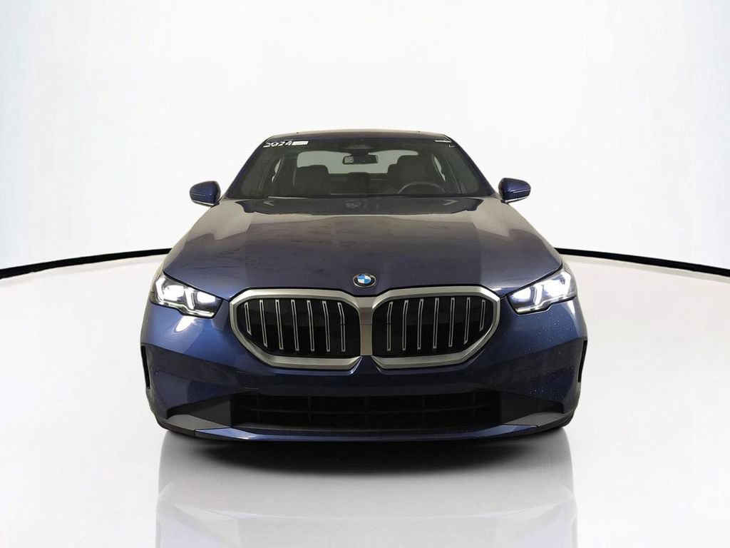 Used 2024 BMW 530i xDrive w/ Convenience Package AWD/4WD image 3