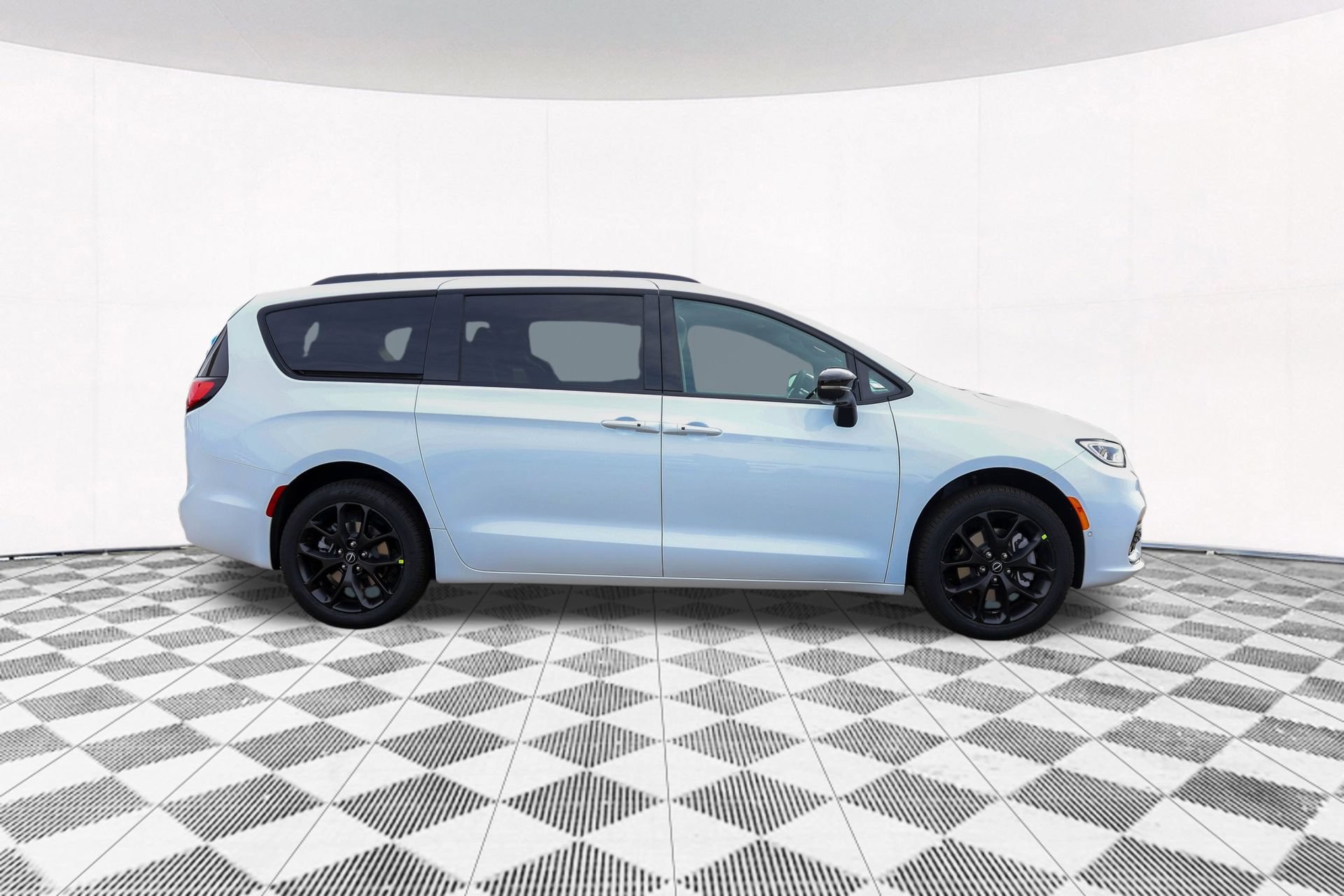 New 2026 Chrysler Pacifica Limited w/ S Appearance Package AWD/4WD image 12