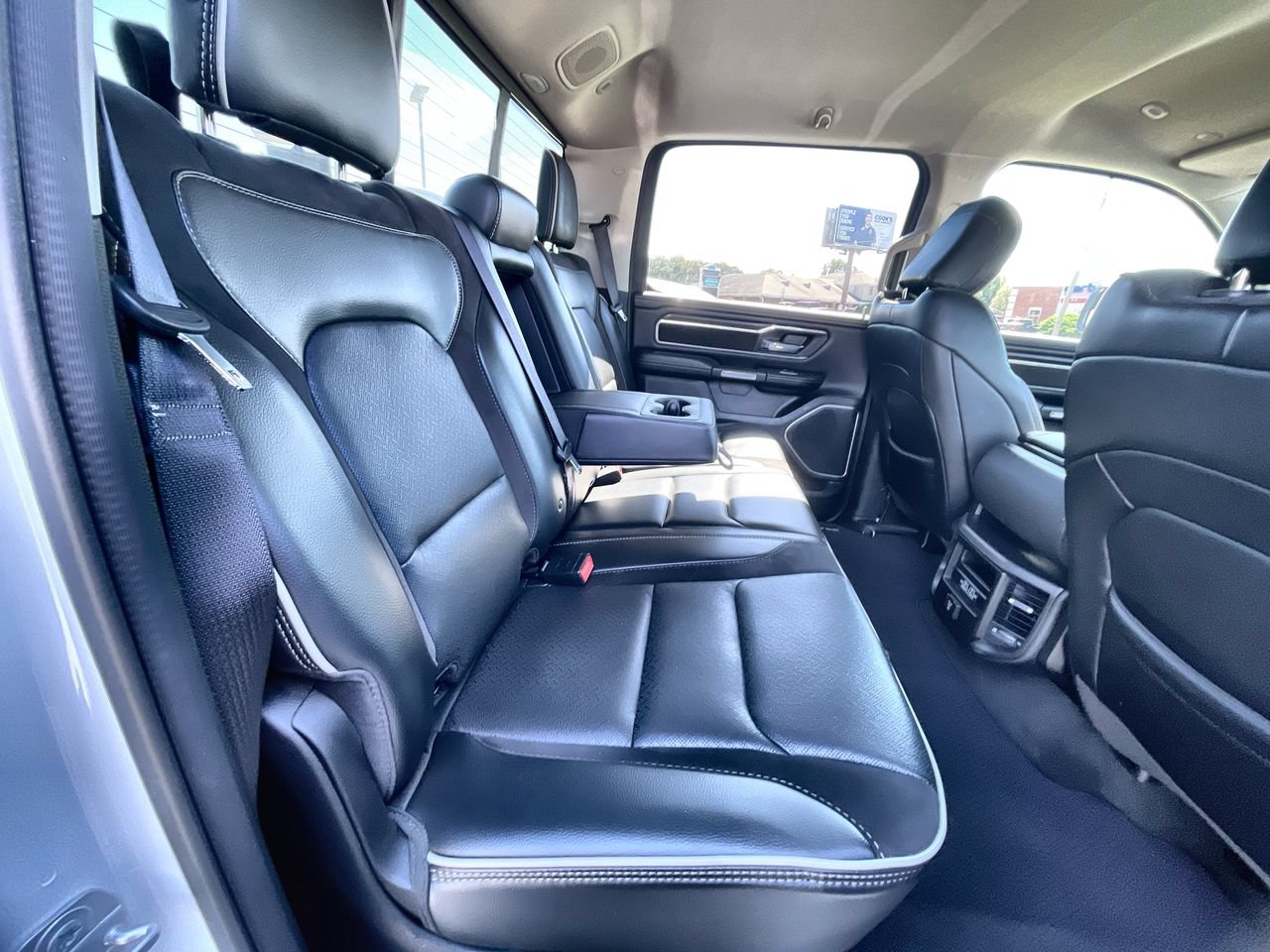 Used 2022 RAM 1500 Laramie AWD/4WD image 25