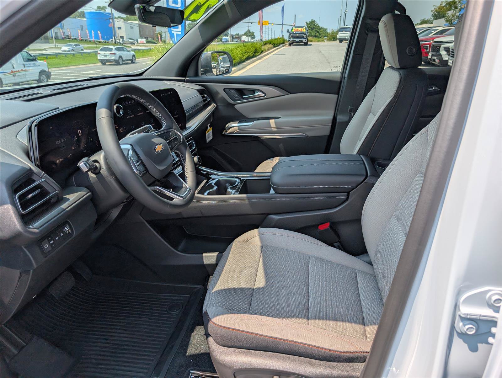 New 2027 Chevrolet Traverse LT w/ Sun and Wheel Package AWD/4WD image 13
